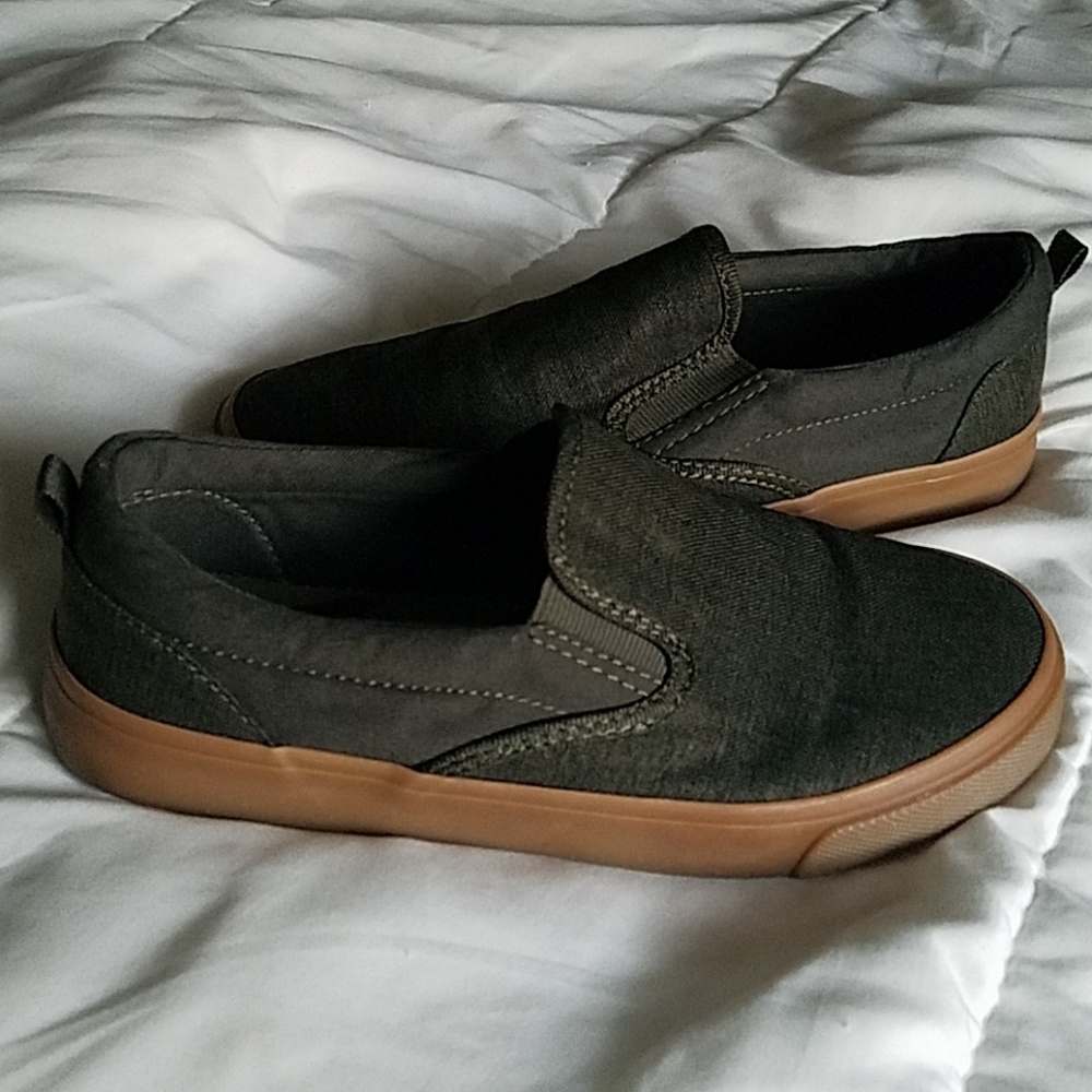 Old Navy slip on canvas shoes